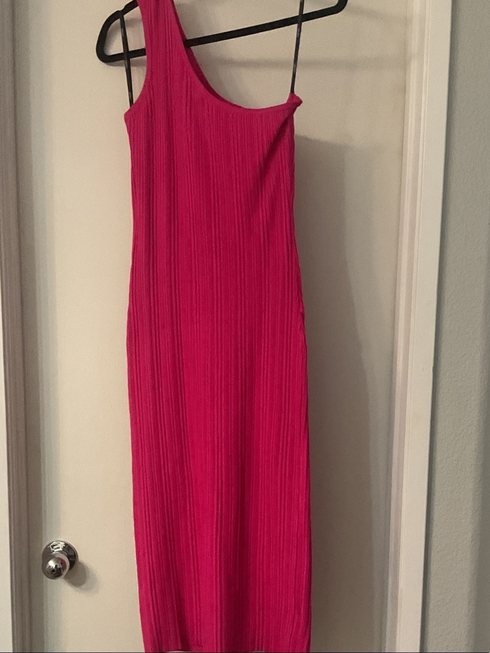 Forever 21 Fuchsia One-Shoulder Pleated Maxi Dress - Picture 4 of 4